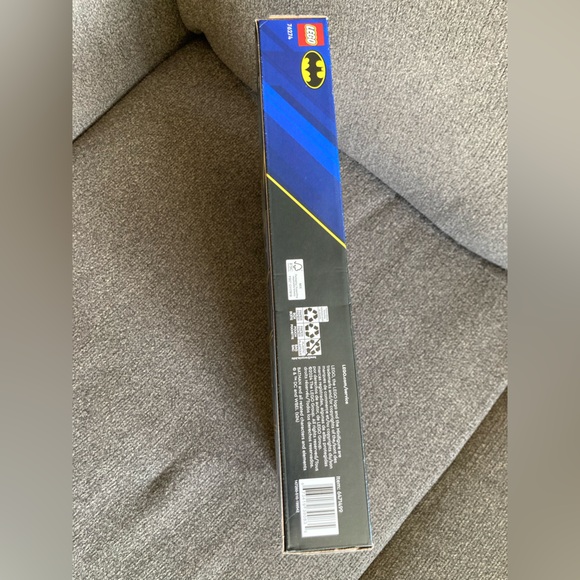 BATMAN WITH BATMOBILE VS HARLEY QUINN AND MR FREEZE LEGO DC SET #76274 435 PCS - Picture 6 of 6